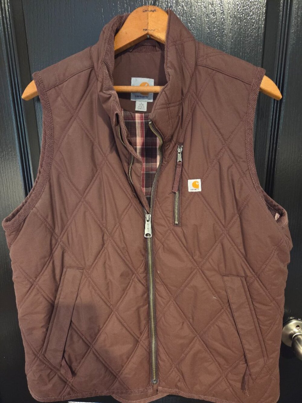 Carhartt Women's Vest Size large Burgundy Diamond pattern quilted Lined